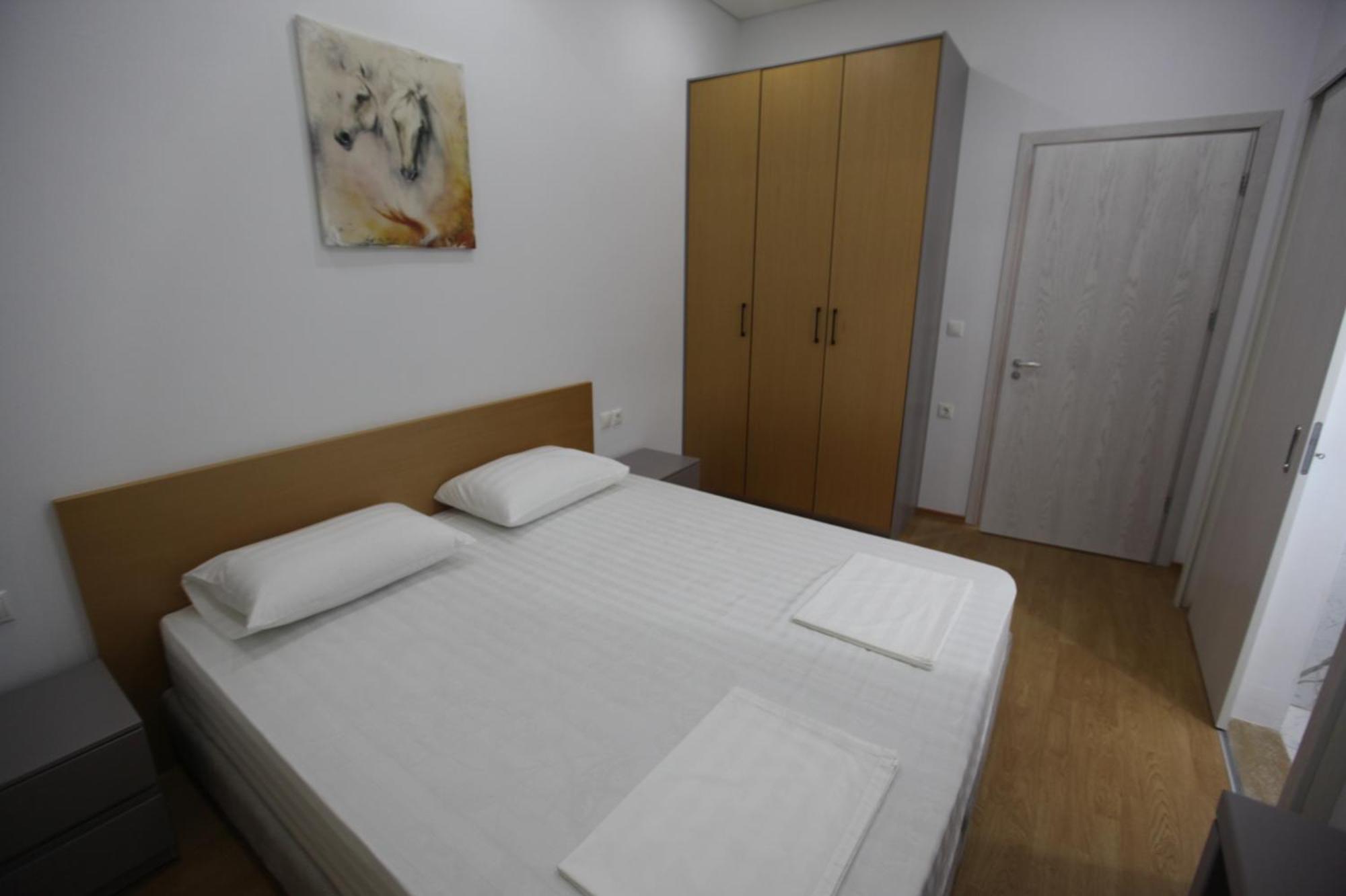 סרנדה Mane Apartments מראה חיצוני תמונה