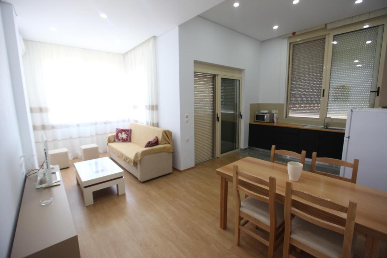 סרנדה Mane Apartments מראה חיצוני תמונה