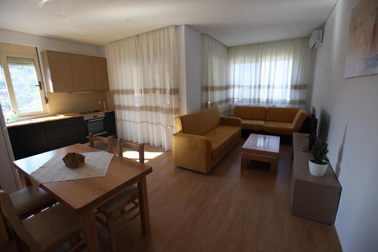 סרנדה Mane Apartments מראה חיצוני תמונה