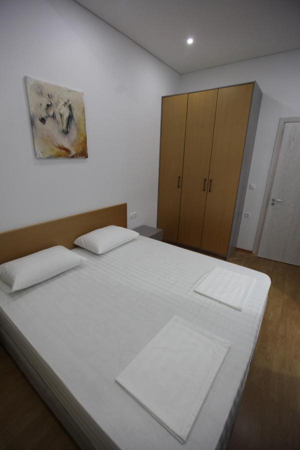 סרנדה Mane Apartments מראה חיצוני תמונה