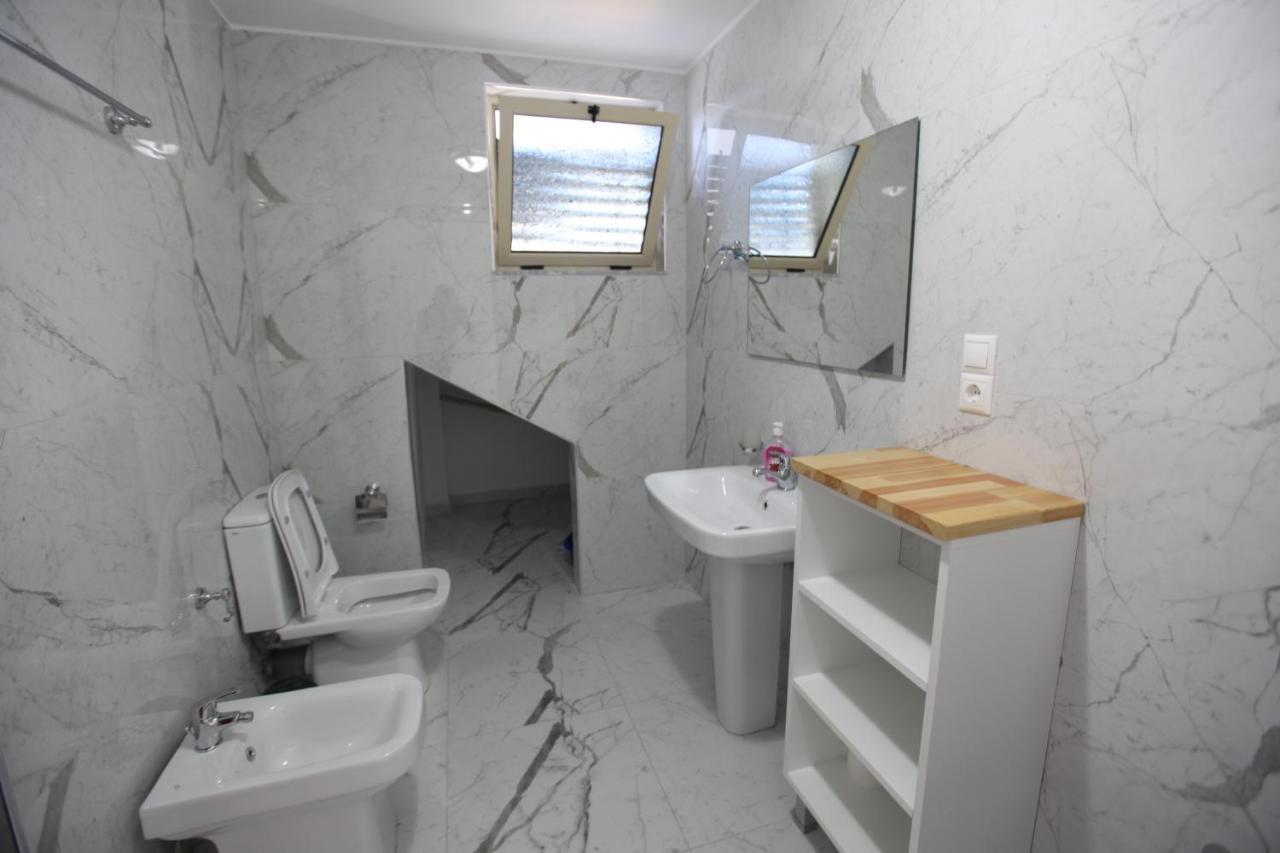 סרנדה Mane Apartments מראה חיצוני תמונה
